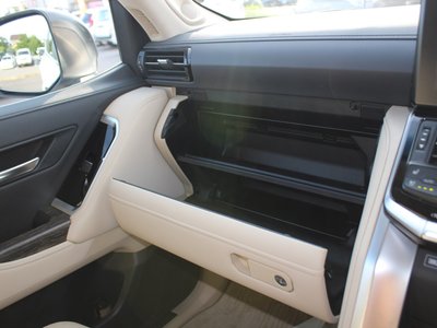 صورة مصغرة 40 لـ 2023 Toyota LAND CRUISER 300