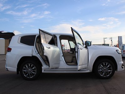 صورة مصغرة 20 لـ 2023 Toyota LAND CRUISER 300
