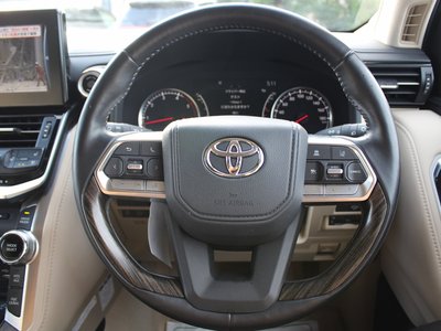 صورة مصغرة 26 لـ 2023 Toyota LAND CRUISER 300
