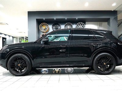 صورة 2 لـ 2025 Porsche CAYENNE