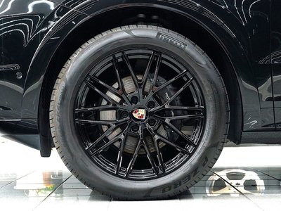 صورة 4 لـ 2025 Porsche CAYENNE