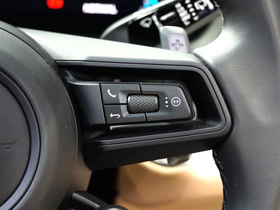 صورة 9 لـ 2025 Porsche CAYENNE