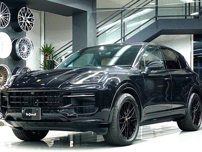 صورة 1 لـ 2025 Porsche CAYENNE