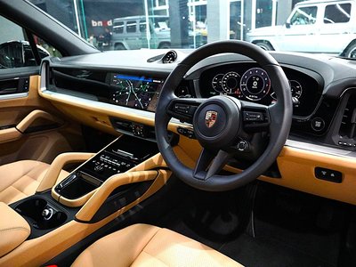 صورة 6 لـ 2025 Porsche CAYENNE