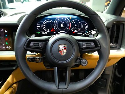 صورة 7 لـ 2025 Porsche CAYENNE