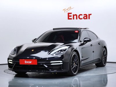 PORSCHE PANAMERA - 1