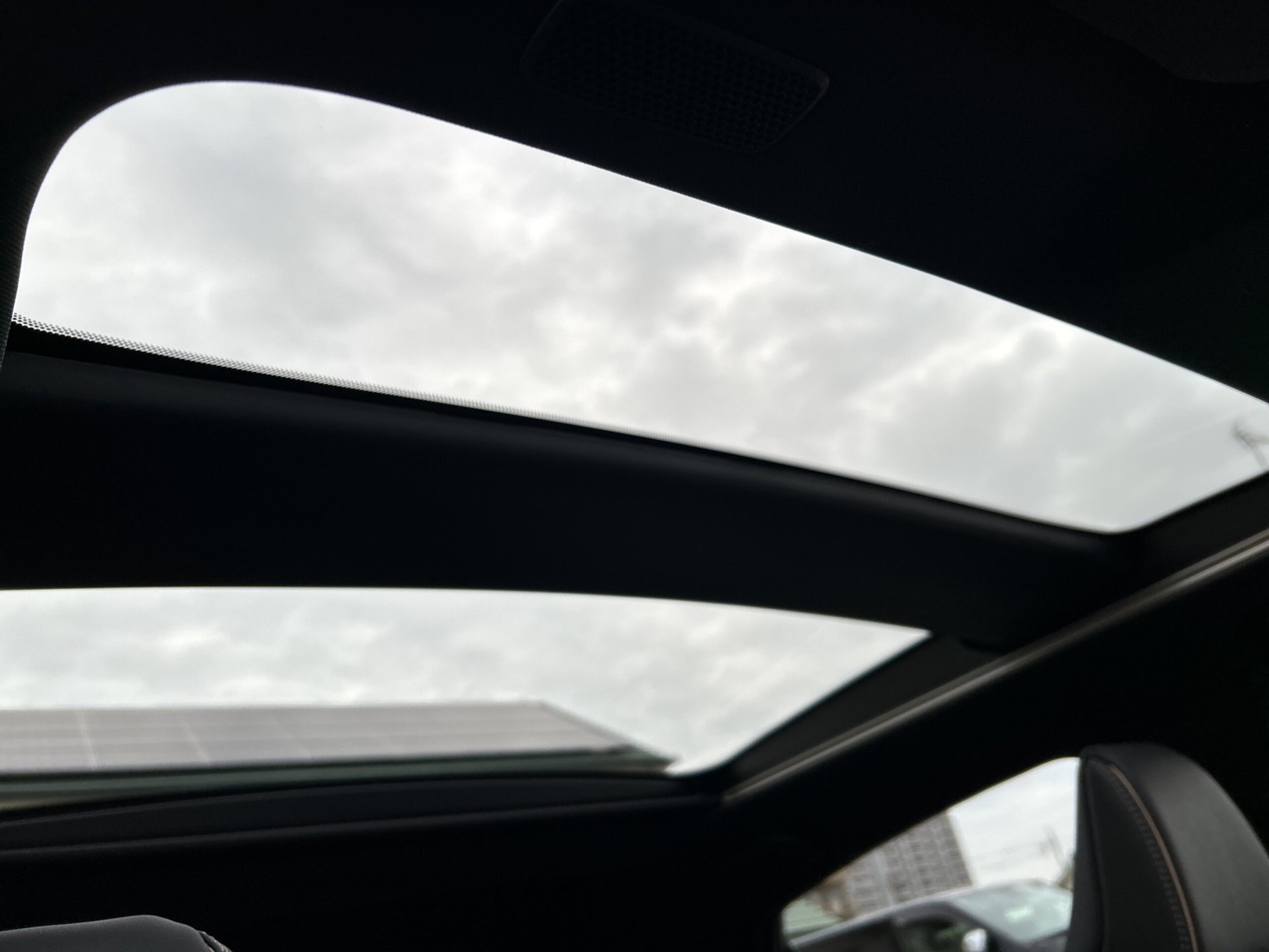 TOYOTA CROWN SPORT - View 1