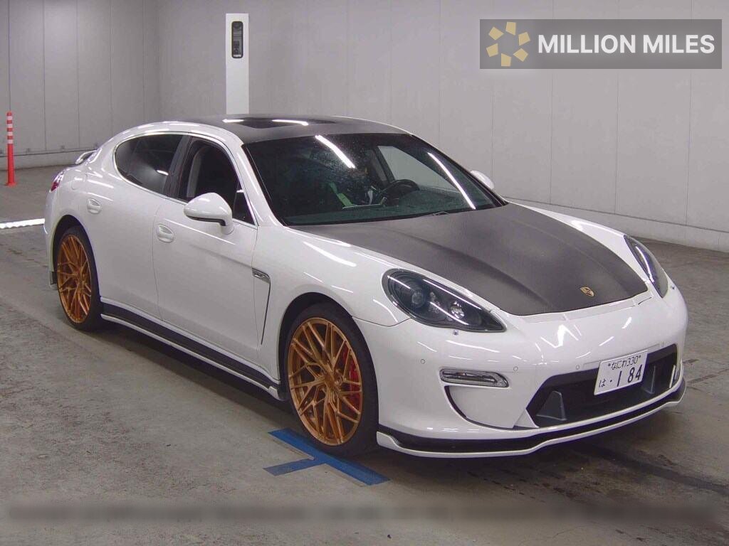 PORSCHE PANAMERA - View 1