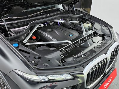 BMW X7 - 7