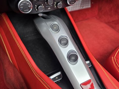 FERRARI CALIFORNIA - 9