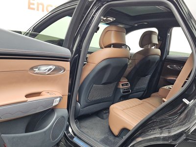 2023 Genesis GV70 thumbnail 17