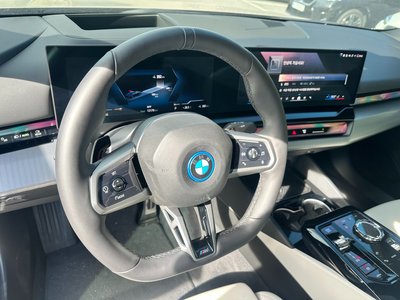 2025 BMW I5 — миниатюра 12