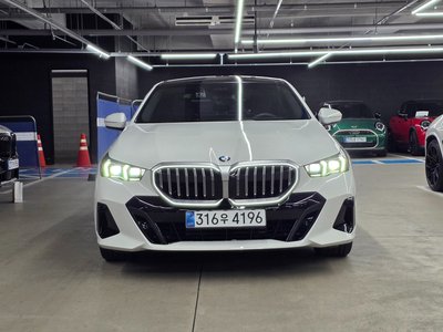 2026 BMW 5 SERIES 照片 4