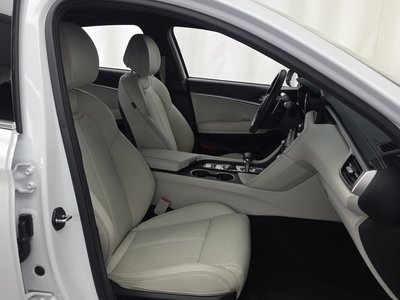 2023 Genesis THE NEW G70 — миниатюра 17