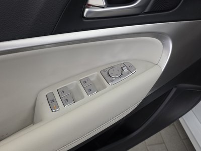 2023 Genesis THE NEW G70 — миниатюра 30