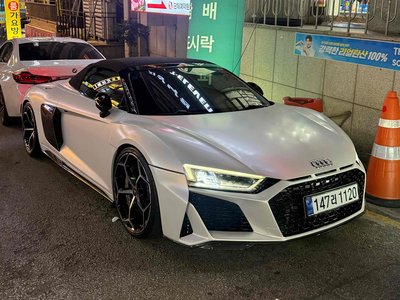 صورة 4 لـ 2017 AUDI R8