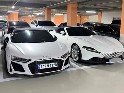 صورة 3 لـ 2017 AUDI R8
