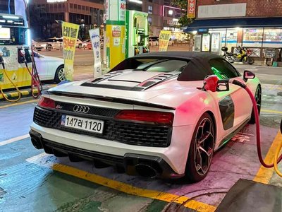 صورة 2 لـ 2017 AUDI R8