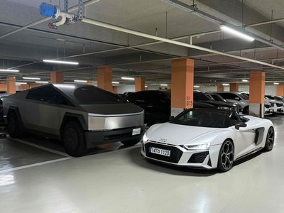 صورة 6 لـ 2017 AUDI R8