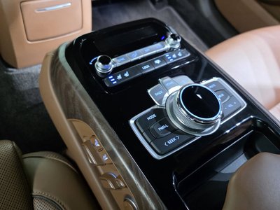 2020 Genesis G90 — миниатюра 19