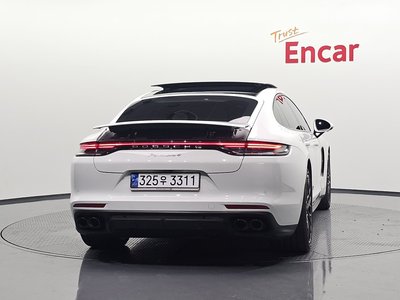 PORSCHE PANAMERA - 4