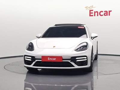 PORSCHE PANAMERA - 3