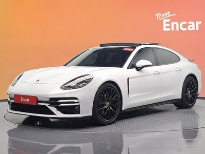 PORSCHE PANAMERA - 1