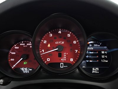 2021 Porsche MACAN — миниатюра 11