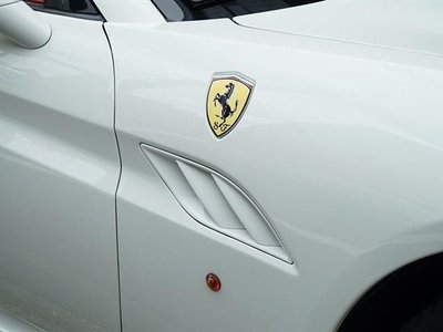 FERRARI CALIFORNIA - 6