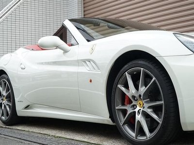 FERRARI CALIFORNIA - 3