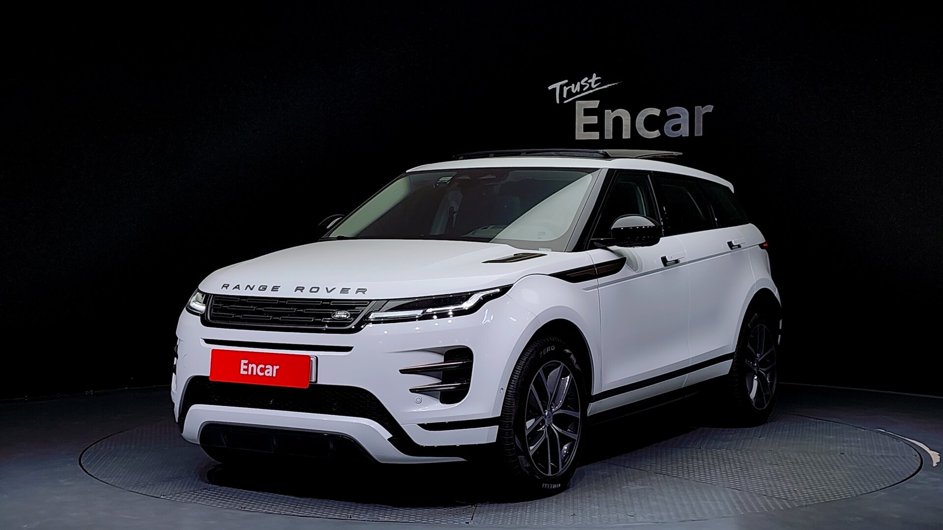 LAND ROVER RANGE ROVER EVOQUE - View 1