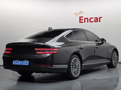 صورة 3 لـ 2022 Genesis ELECTRIFIED G80 (RG3)