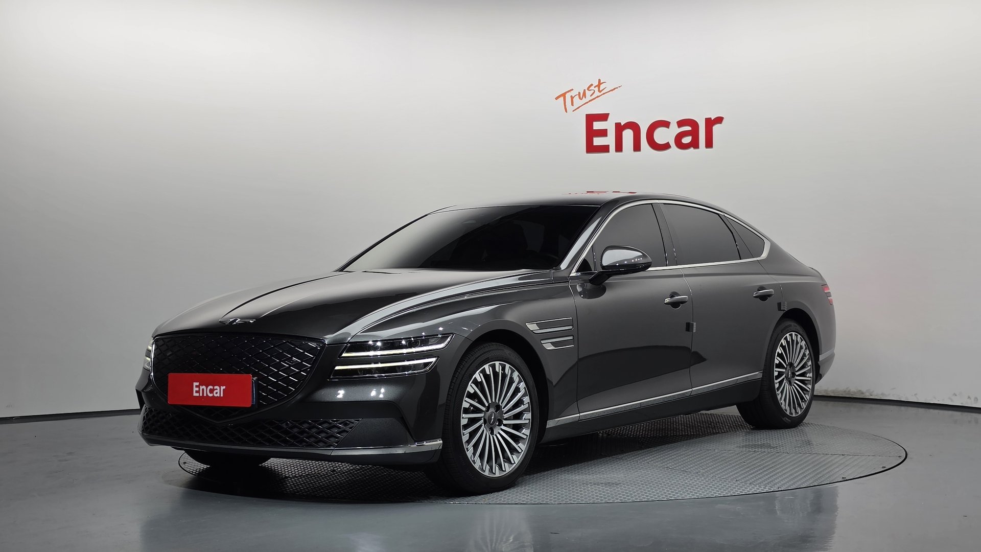 صورة 1 لـ 2022 Genesis ELECTRIFIED G80 (RG3)