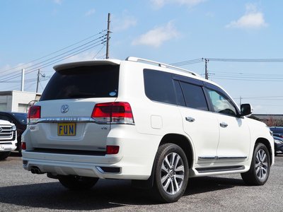 TOYOTA LAND CRUISER 200 - 5