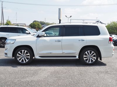 TOYOTA LAND CRUISER 200 - 8