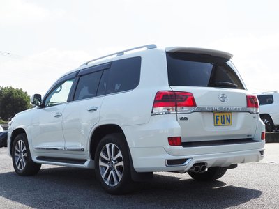 TOYOTA LAND CRUISER 200 - 6