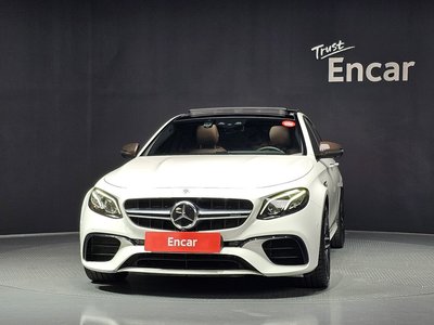 2019 Mercedes-BENZ E-CLASS photo 2