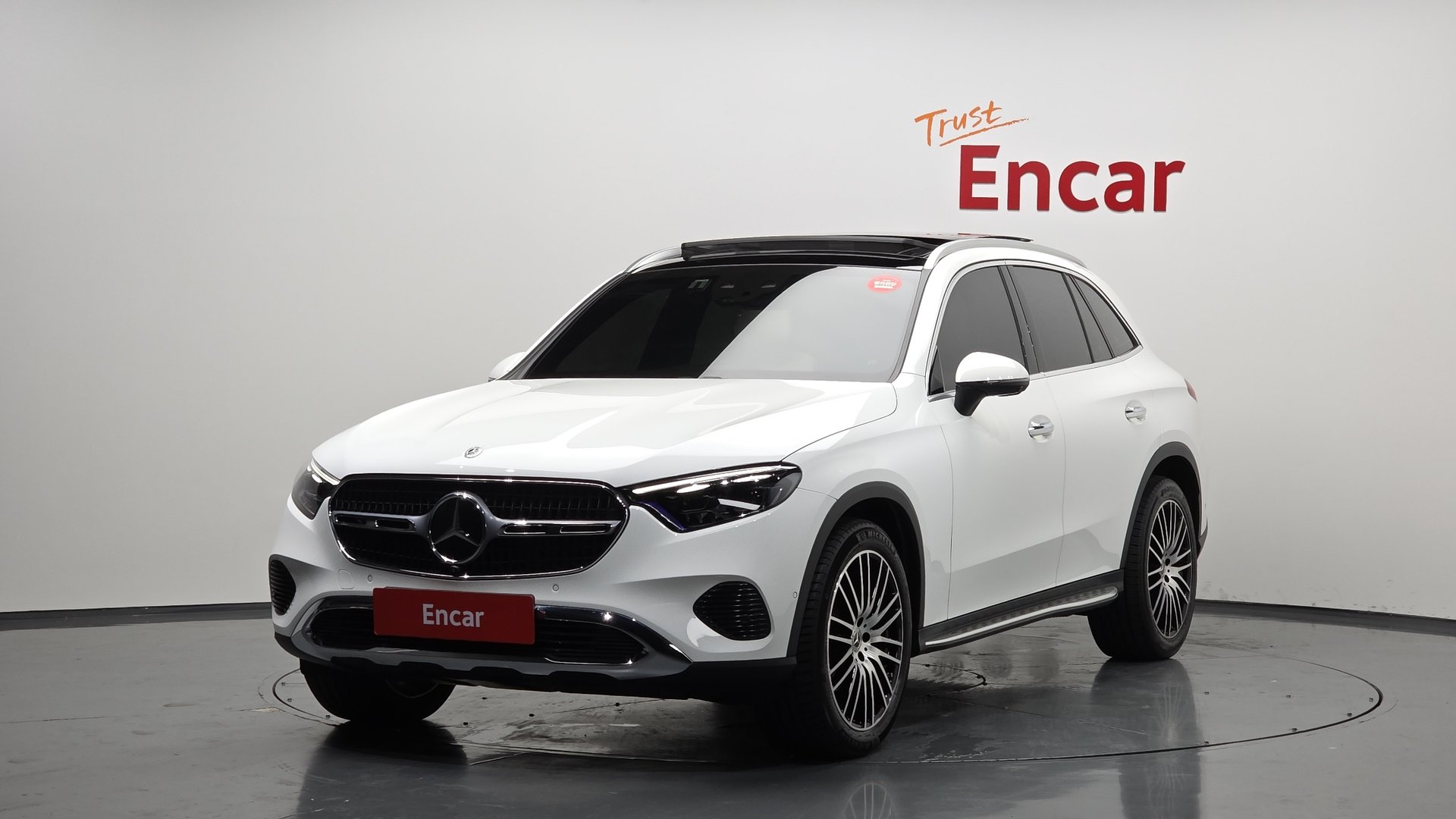 MERCEDES-BENZ GLC - View 1