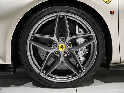 صورة 21 لـ 2021 Ferrari 488 PISTA SPIDER