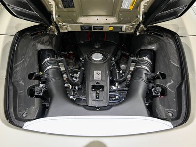 صورة 22 لـ 2021 Ferrari 488 PISTA SPIDER