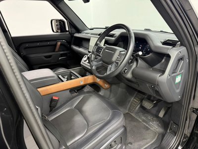 LAND ROVER DEFENDER - 5