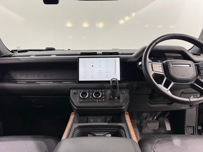 LAND ROVER DEFENDER - 2