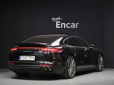 PORSCHE PANAMERA - 4