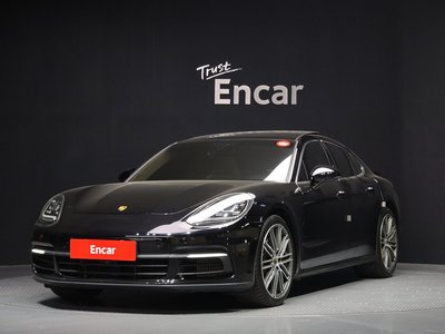 PORSCHE PANAMERA - 1