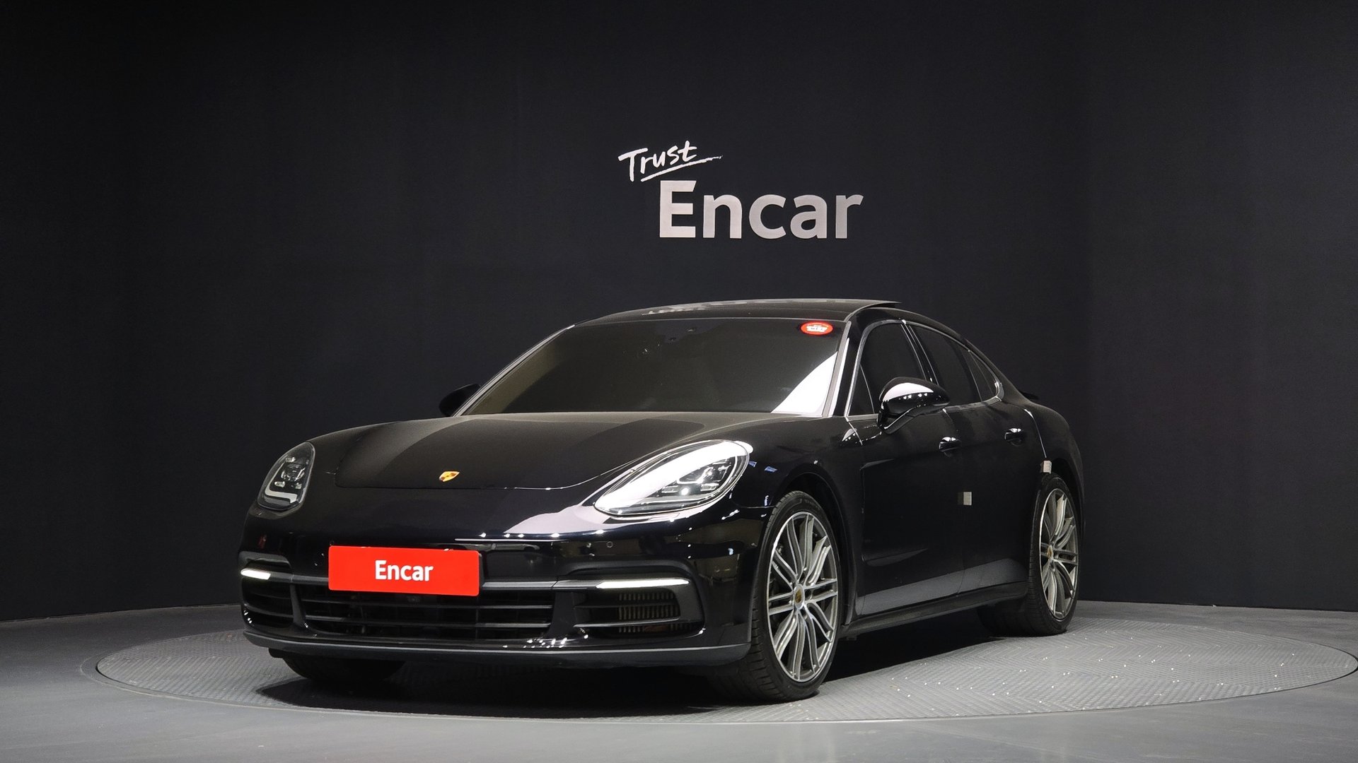 PORSCHE PANAMERA - View 1