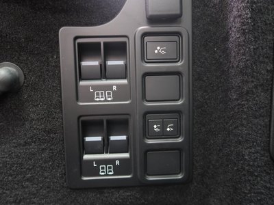 LAND ROVER DISCOVERY - 5