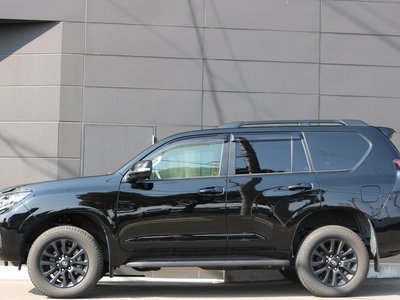 TOYOTA LAND CRUISER PRADO - 10