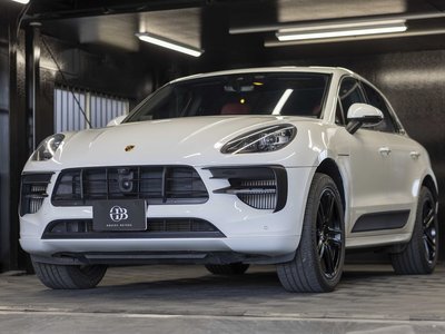 PORSCHE MACAN - 2