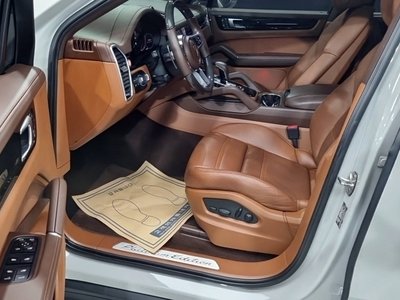 PORSCHE CAYENNE - 10