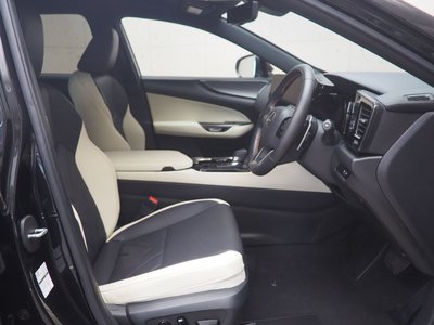 صورة مصغرة 13 لـ 2023 Lexus NX